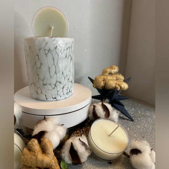 COTTON IRIS & GINGER, @SCENT_UNLEASHED LUXURY HAND POURED SCENTED CANDLES - Picture 3 of 6